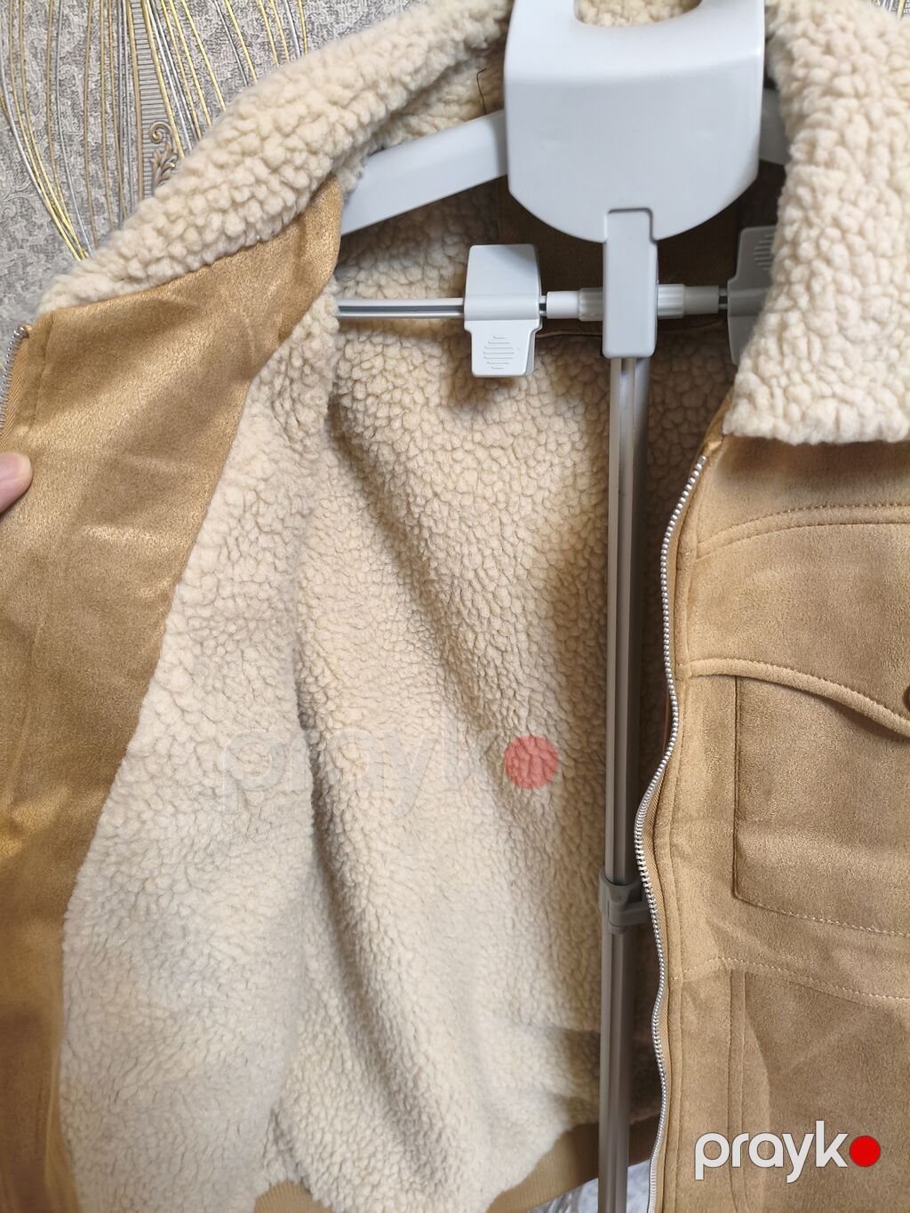 Kişi üçün qızılı-bej rəngdə süet effektli qış gödəkçəsi Yenidir — Kurtkalar, Digah (4)