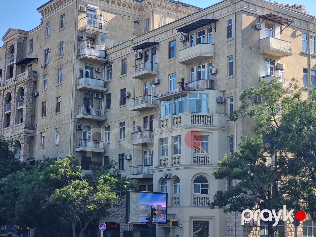 Satılır 3 otaqlı köhnə tikili 100 m² — Mənzil, Bakı (2)