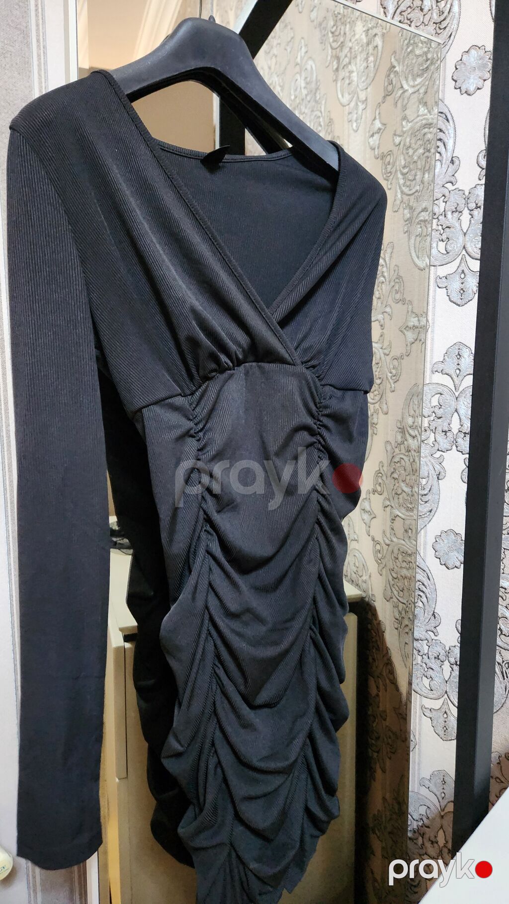 Qara qadın paltarı - Model: bədənə oturan, ön hissədə dərin olmayan — Axşam paltarları, Mehdiabad (2)