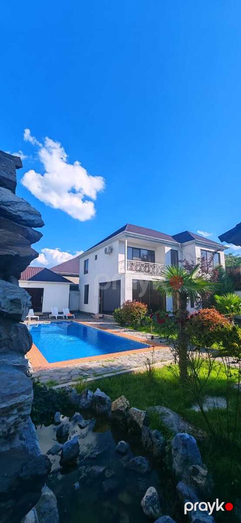 İcarəyə verilir 6 otaqlı həyət evi/bağ evi 280 m² — Qəbələ