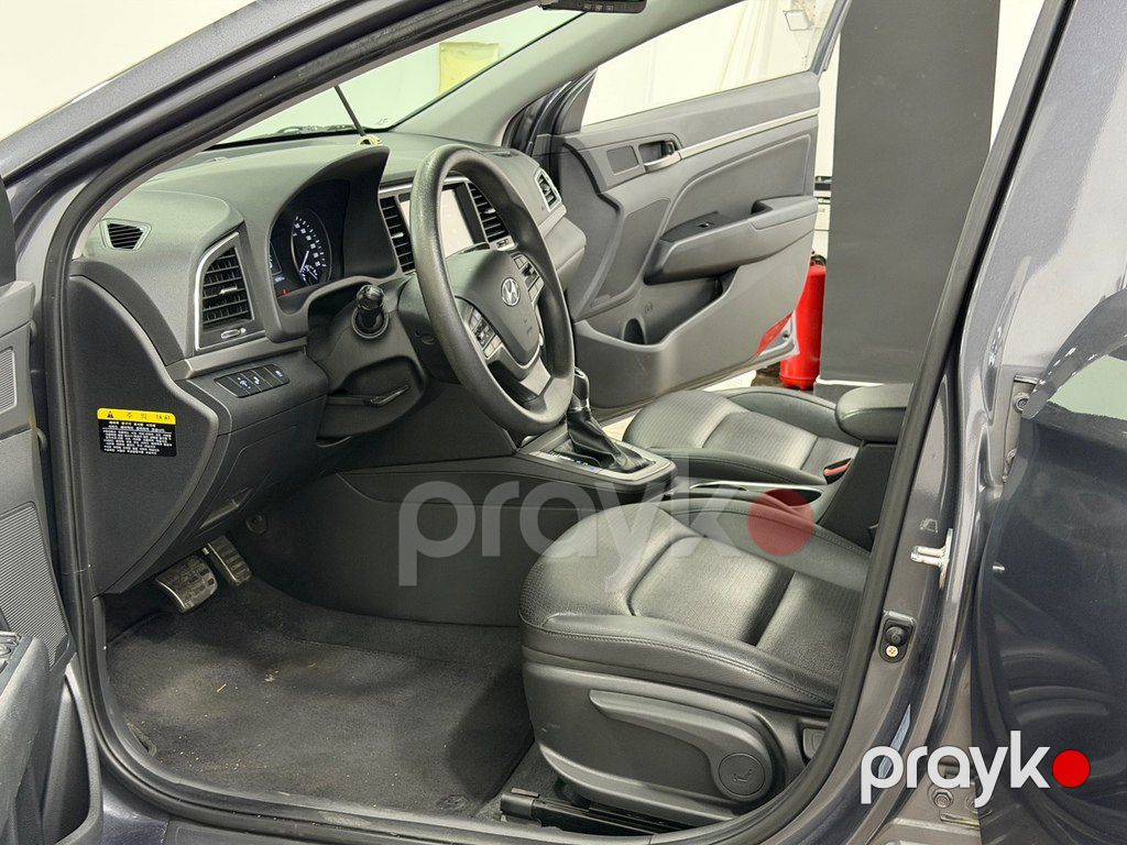 Hyundai Avante, 1.6 L, 2017 il, 183 000 km — Avtomobillər, Bakı (11)