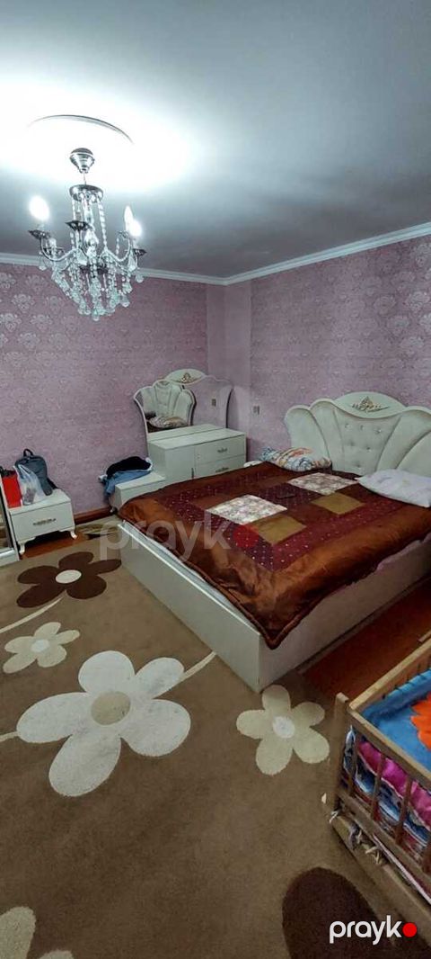 Həyət evi, Səbail r — Bakı