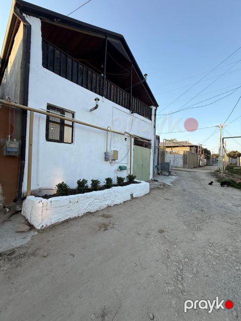 Satılır 5 otaqlı həyət evi/bağ evi 200 m² — Bakı