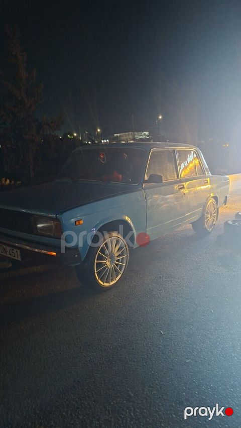 Lada (vaz) 2105, 1984 il — Sumqayıt