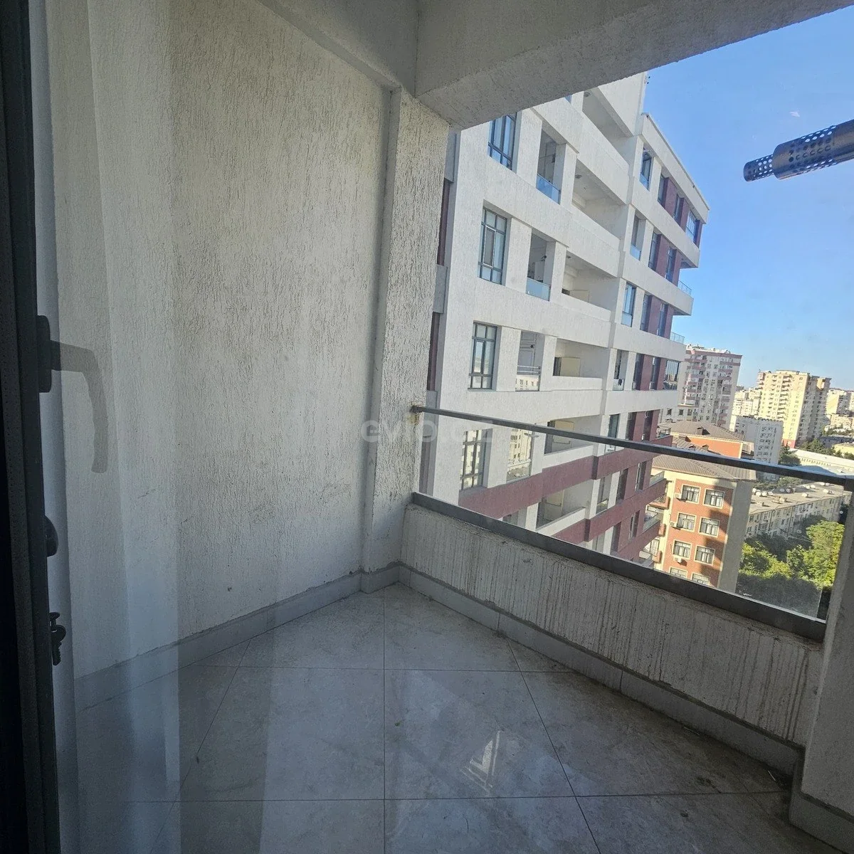 Kirayə 2 otaqlı mənzil Memar Əcəmi metrosu yaxınlığında — Mənzil, Bakı (11)