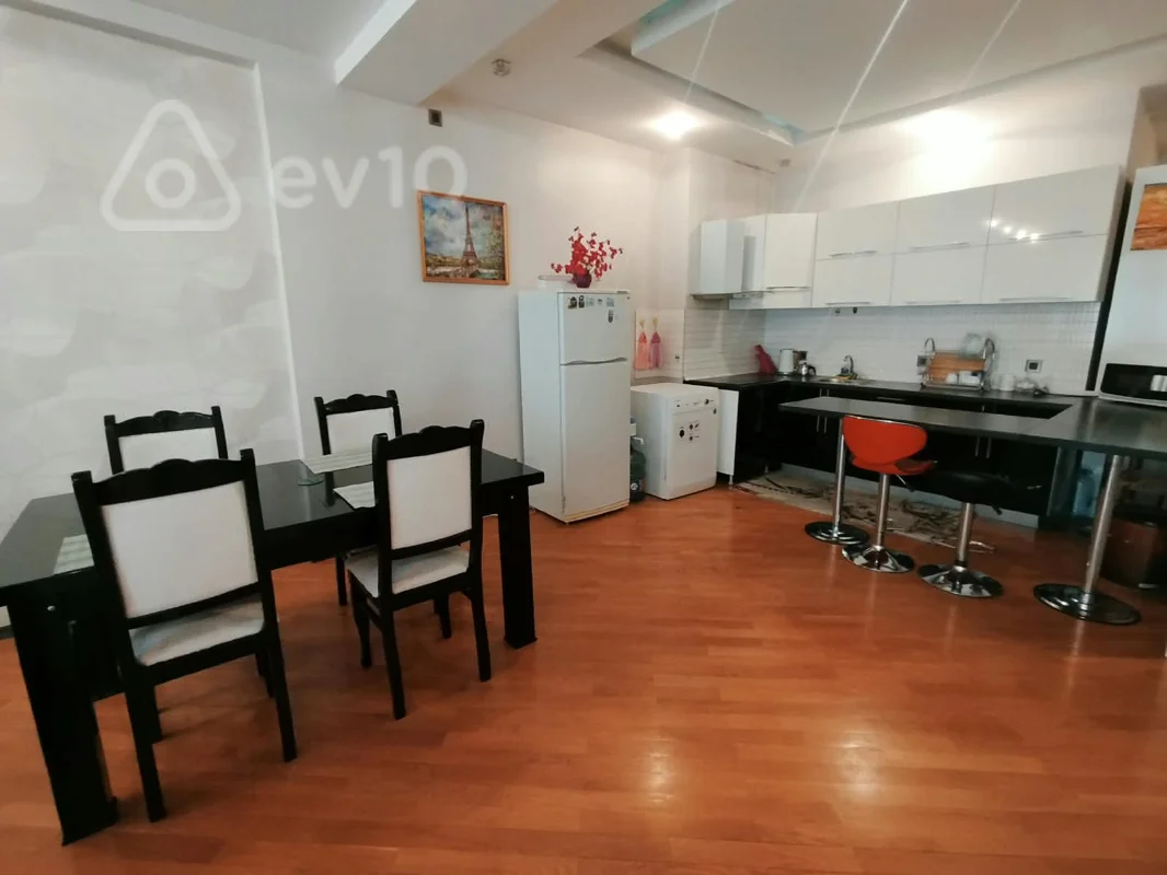 3 otaqlı mənzil, 130 m², Kövkəb Səfərəliyeva küçəsi — kirayə — Mənzil, Bakı (4)