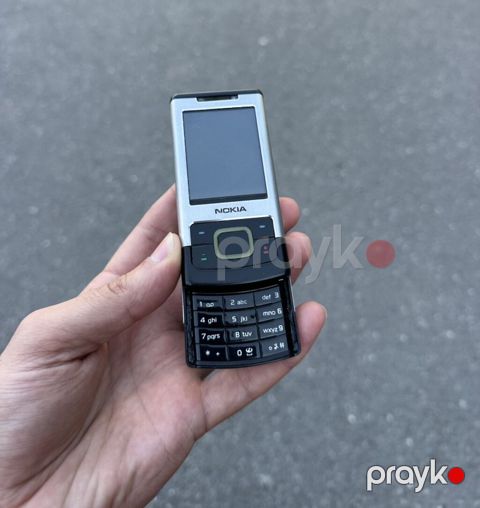 Nokia 8 GB, rəng - Gümüşü, Düyməli — Bakı
