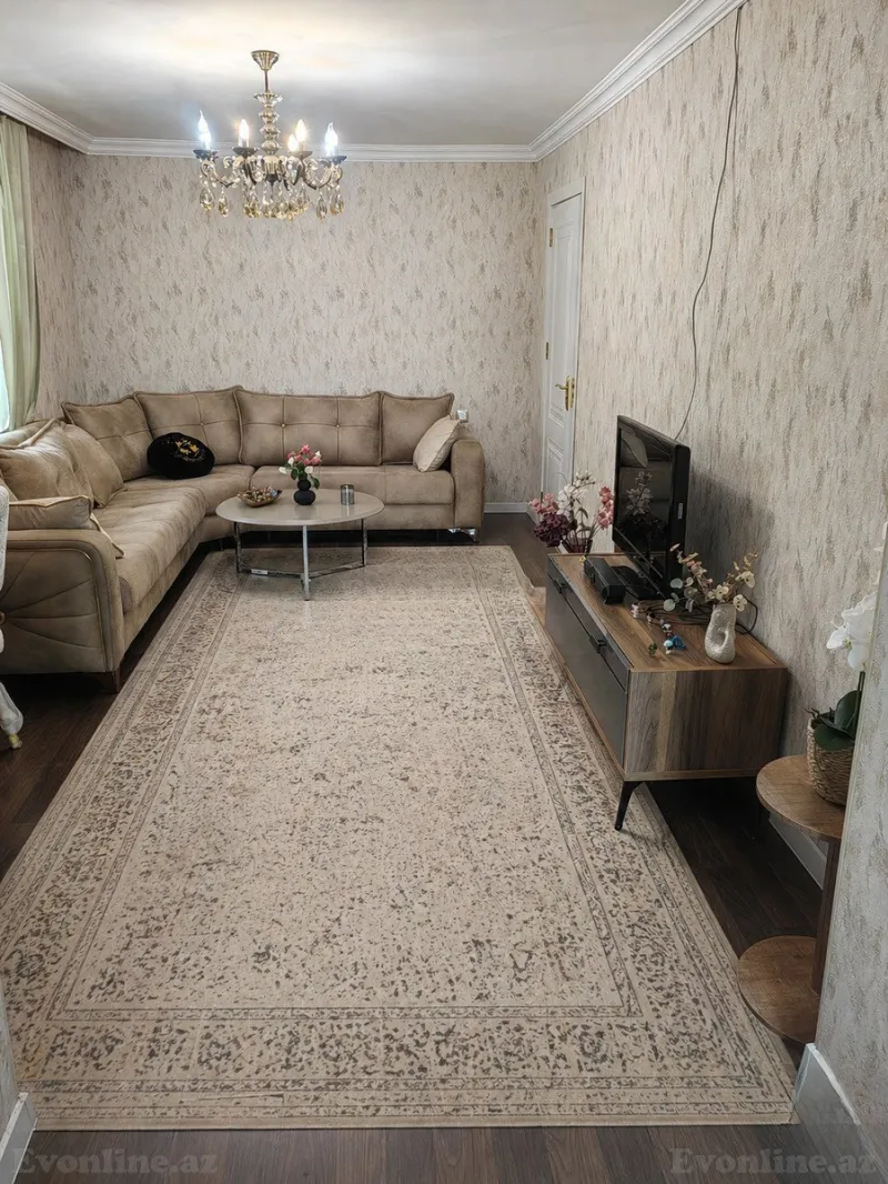 Satılır 2 otaqlı Mənzil Köhnə tikili 70 m² Bakı, Yasamal r., İnşaatçılar m — Bakı