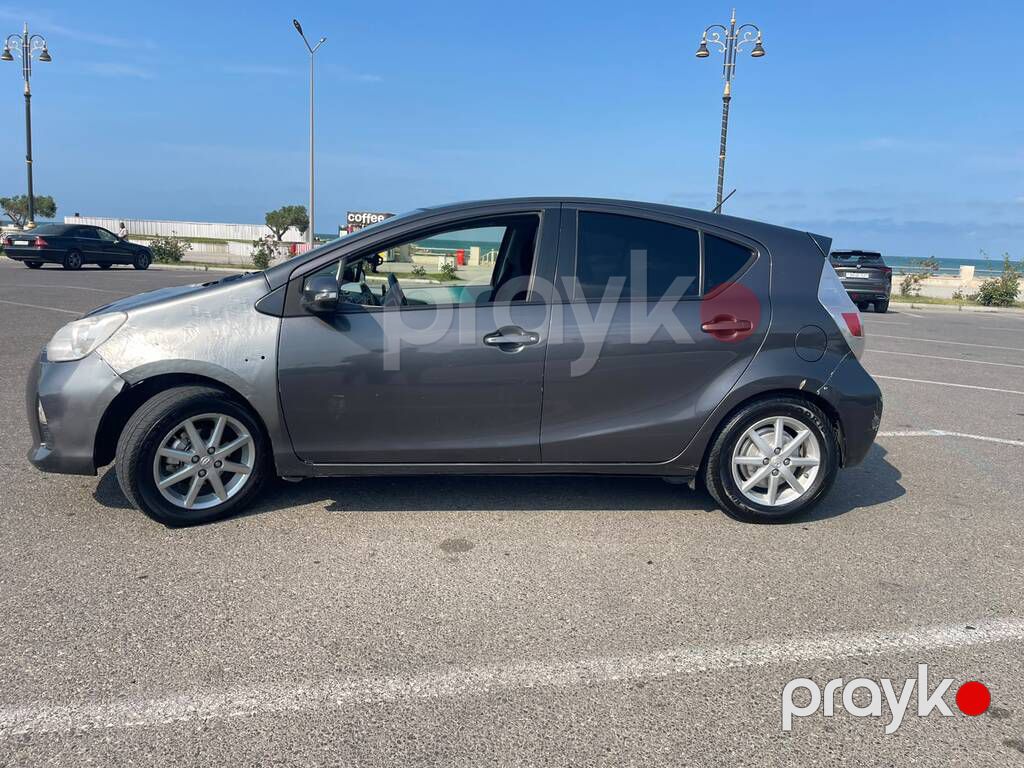 Toyota Prius C, 1.5 L, 0.9 kWh, 2012 il, 378 196 km — Avtomobillər, Sumqayıt (3)