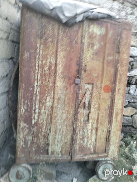 Dəmir dolab — Bakı