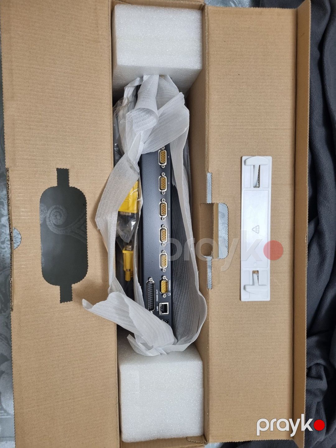 Tripp Lite NetDirector 8-Port IP KVM Switch — Şəbəkə və server avadanlığı, Bakı (2)
