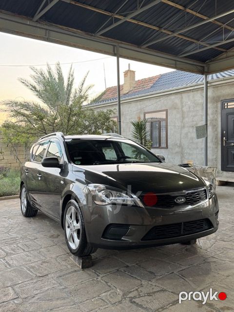 Kia Ceed, 1.4 L, 2011 il, 286 307 km — Bakı