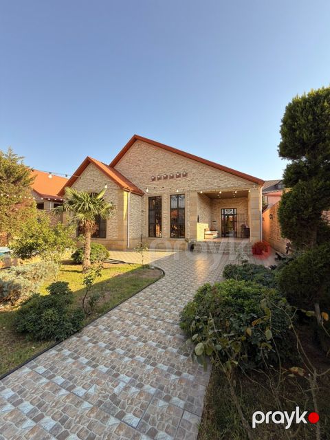 Satılır 5 otaqlı həyət evi/bağ evi 250 m² — Bakı