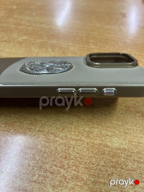 Aksesuarlı telefon örtüyü 16 pro max ucundu.Satilanda elan silinecek — Bakı