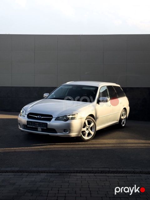 Горит Subaru Legacy универсал 2.0 объем 2004 года AWD полный — Bakı
