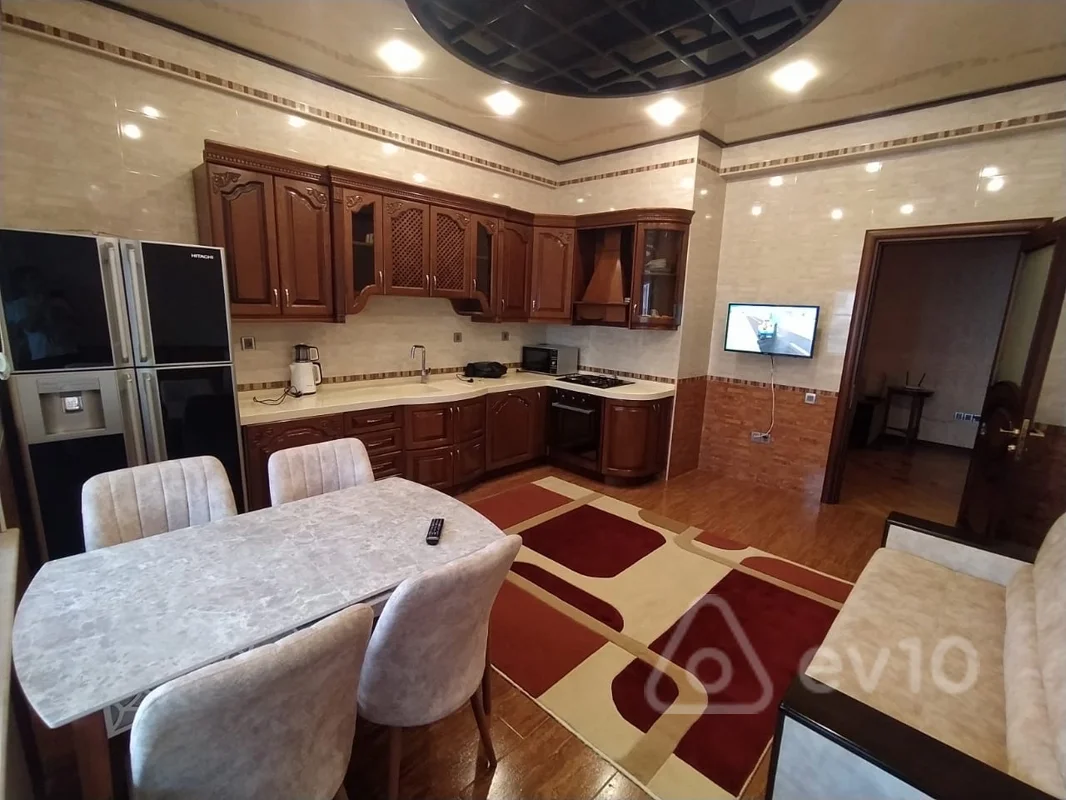 5 otaqlı mənzil, 221 m², Bülbül pr. — kirayə — Mənzil, Bakı (2)