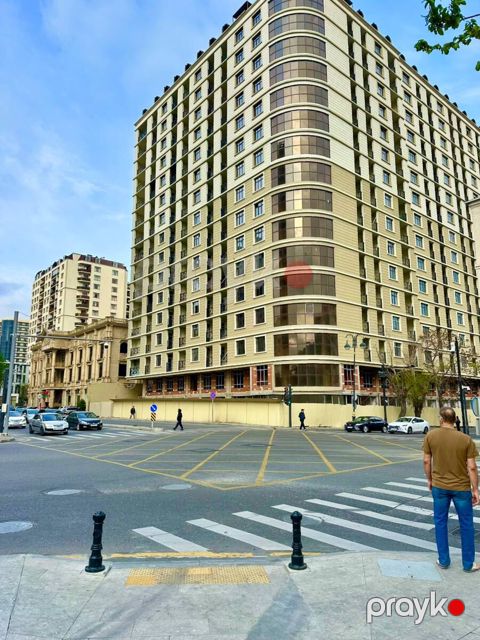 Satılır 4 otaqlı yeni tikili 172 m² — Bakı