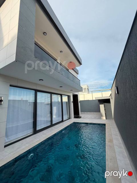 Satılır 5 otaqlı həyət evi/bağ evi 240 m² — Bakı