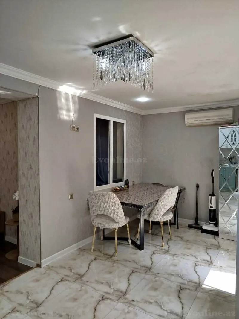 Satılır 2 otaqlı Mənzil Köhnə tikili 70 m² Bakı, Yasamal r., Yeni Yasamal — Bakı