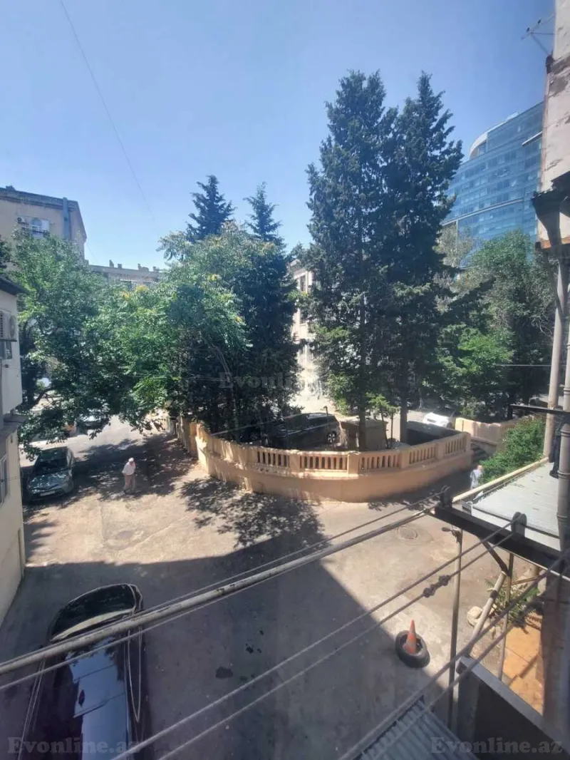 Kirayə verilir 1 otaqlı Mənzil Köhnə tikili 40 m² Bakı, Nəsimi r., 28 May m — Bakı