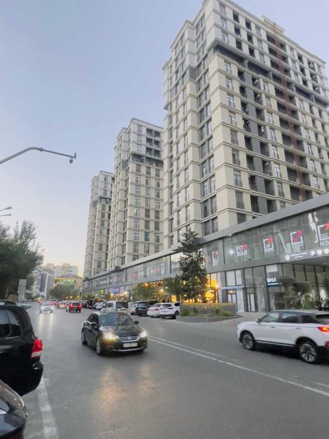 Satılır 4 otaqlı yeni tikili 130 m² — Bakı