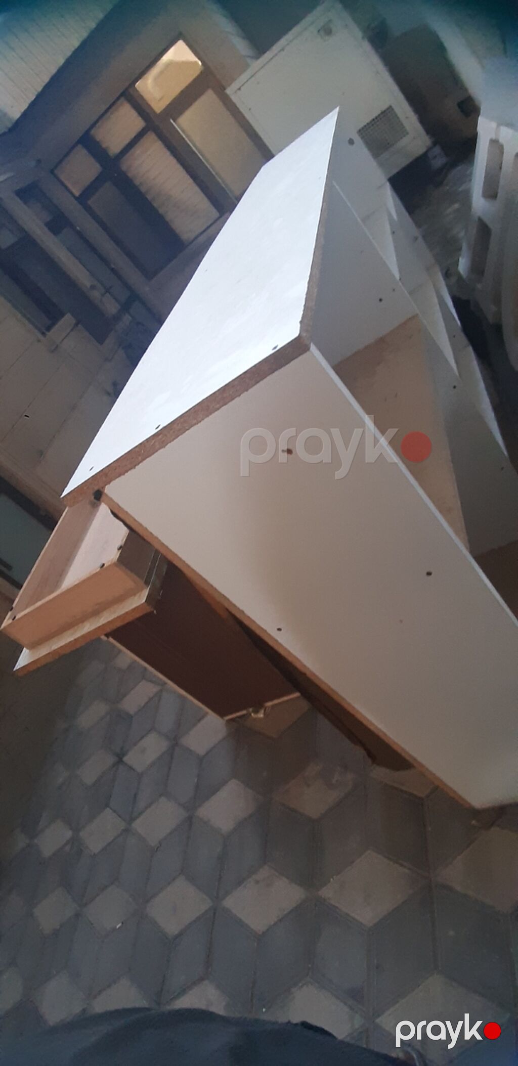 Ağ rəngli vitrin/recepsion masası - Material: laminat/LDSP taxta — Ofis mebeli, Bakı (2)