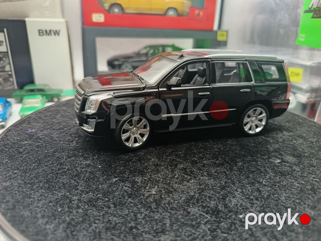 Kolleksionerlər üçün xüsusi təklif Cadillac Escalade| 1:24 — Modellar, Masazır (3)