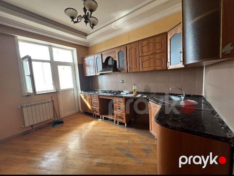 Bugun evden c8xmalidir satilir 250 azn, temiz agacdandir material — Qobu