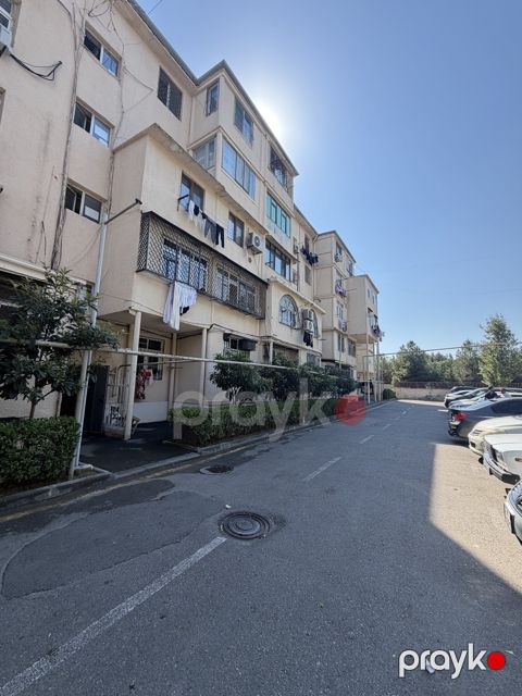 Satılır 2 otaqlı köhnə tikili 40 m² — Bakı