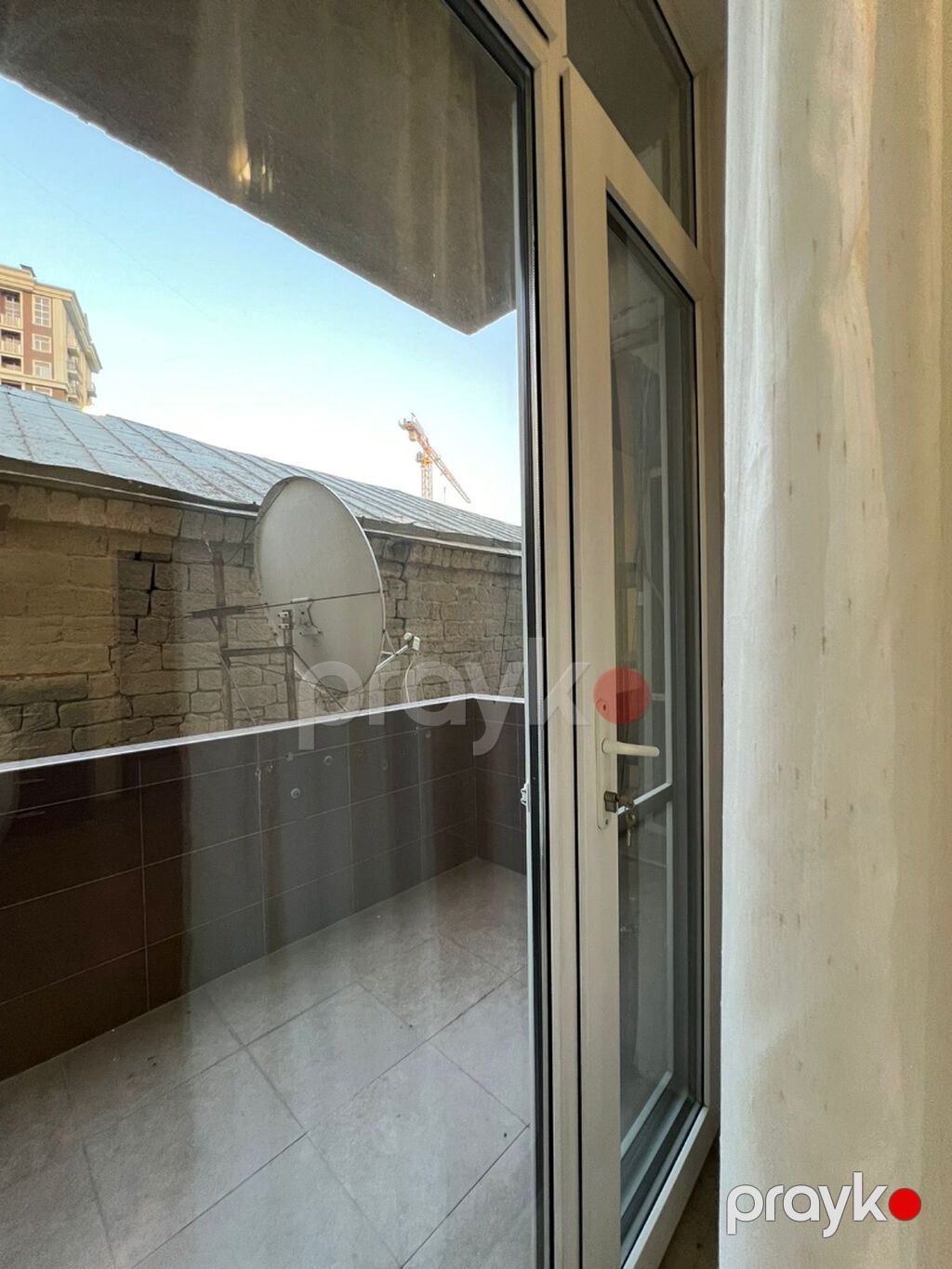 Nərimanovda Təfəkkür Universiteti arxasında 4 otaqlı kirayə mənzil — Mənzil, Bakı (4)