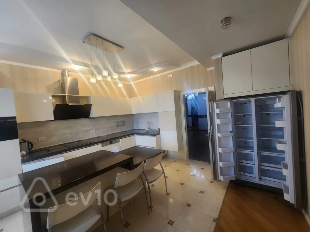 4 otaqlı mənzil, 175 m², Koroğlu Rəhimov küçəsi — kirayə — Mənzil, Bakı (12)