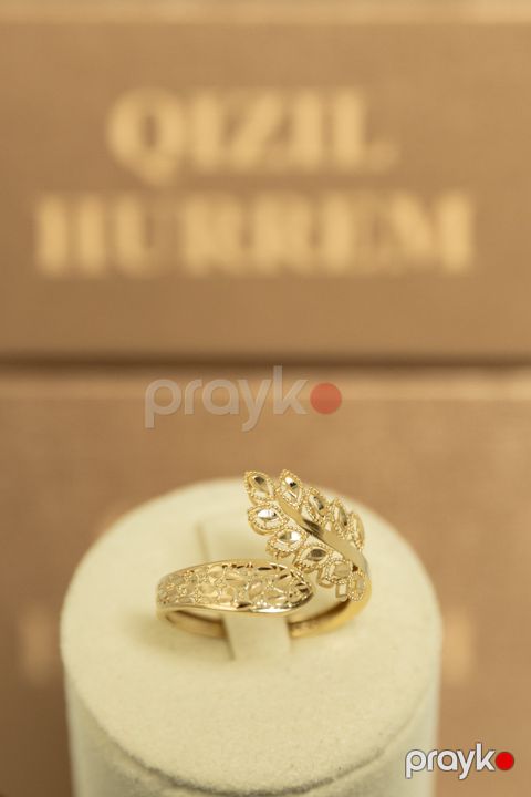 Qadınlar üçün üzük HG499, qızıl 585 əyar — Bakı