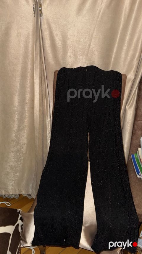 Qadınlar üçün qara dəst – shimmerli parıldayan toxumalı parça. - İki — Bakı