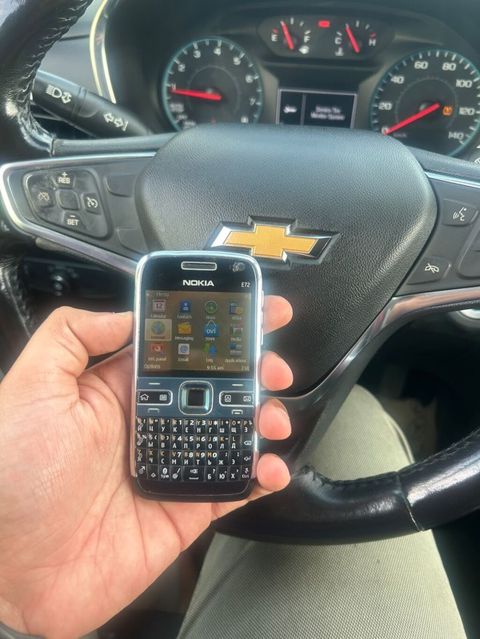 Nokia E72, rəng - Qara, Düyməli — Bakı
