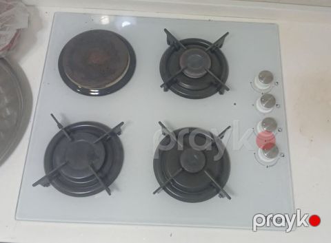 Qaz plitəsi – Naturel, 4 ocaq gözlü Xüsusiyyətlər: - 4 göz: 1 böyük — Xırdalan