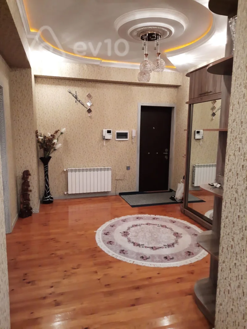 3 otaqlı mənzil, 138 m², İlqar Zülfüqarov küç — kirayə — Bakı