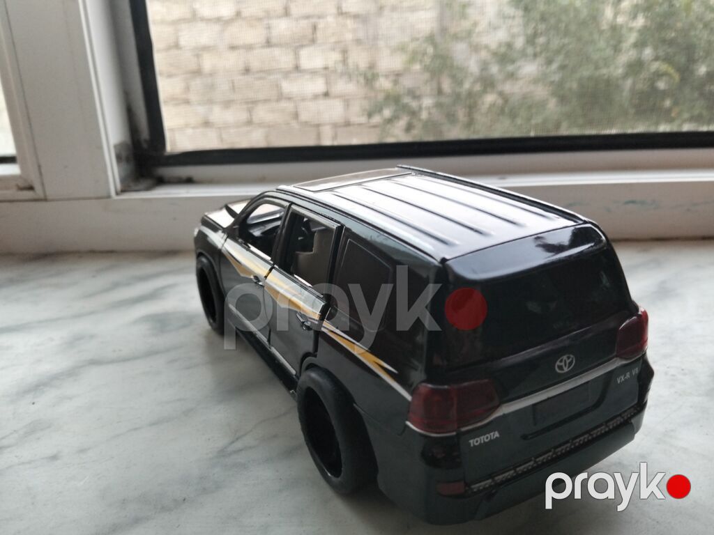 1.24 model Toyota Land Cruiser 200 (VX‑R V8) yan güzgüsü var sadəcə — Modellar, Bakı (3)
