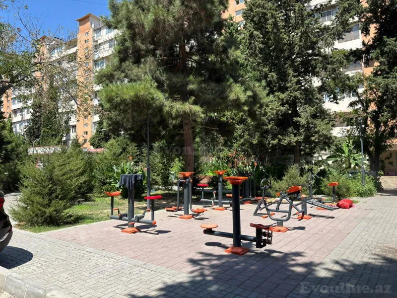 Satılır 2 otaqlı Mənzil Köhnə tikili 35 m² Bakı, Binəqədi r., Azadlıq prospekti m., 8-ci mikrorayon — Mənzil, Bakı (4)