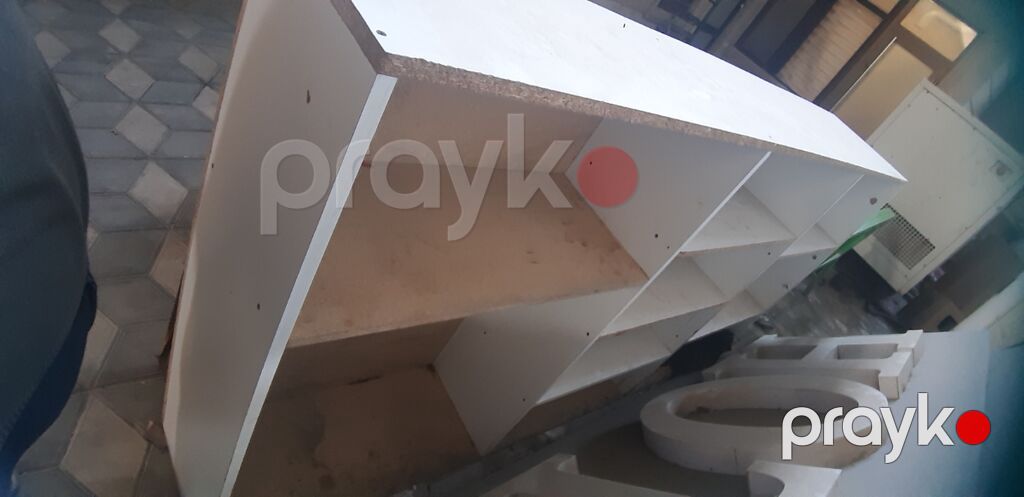 Ağ rəngli vitrin/recepsion masası - Material: laminat/LDSP taxta — Ofis mebeli, Bakı (3)