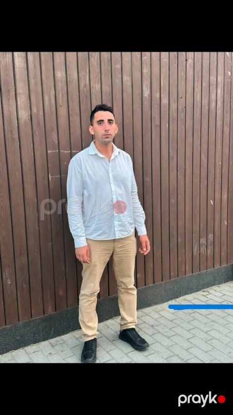 Ofisiant işi axtarıram — Bakı
