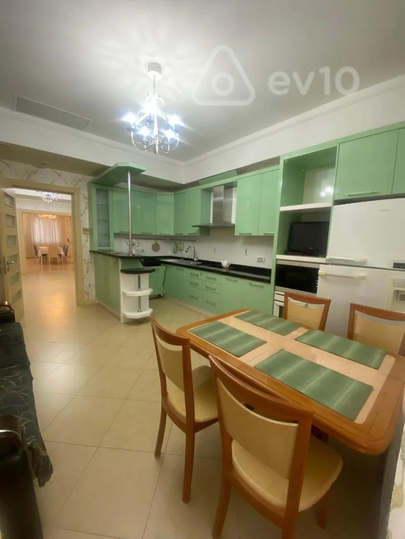 4 otaqlı mənzil, 240 m², Bakıxanov küçəsi — kirayə — Mənzil, Bakı (7)