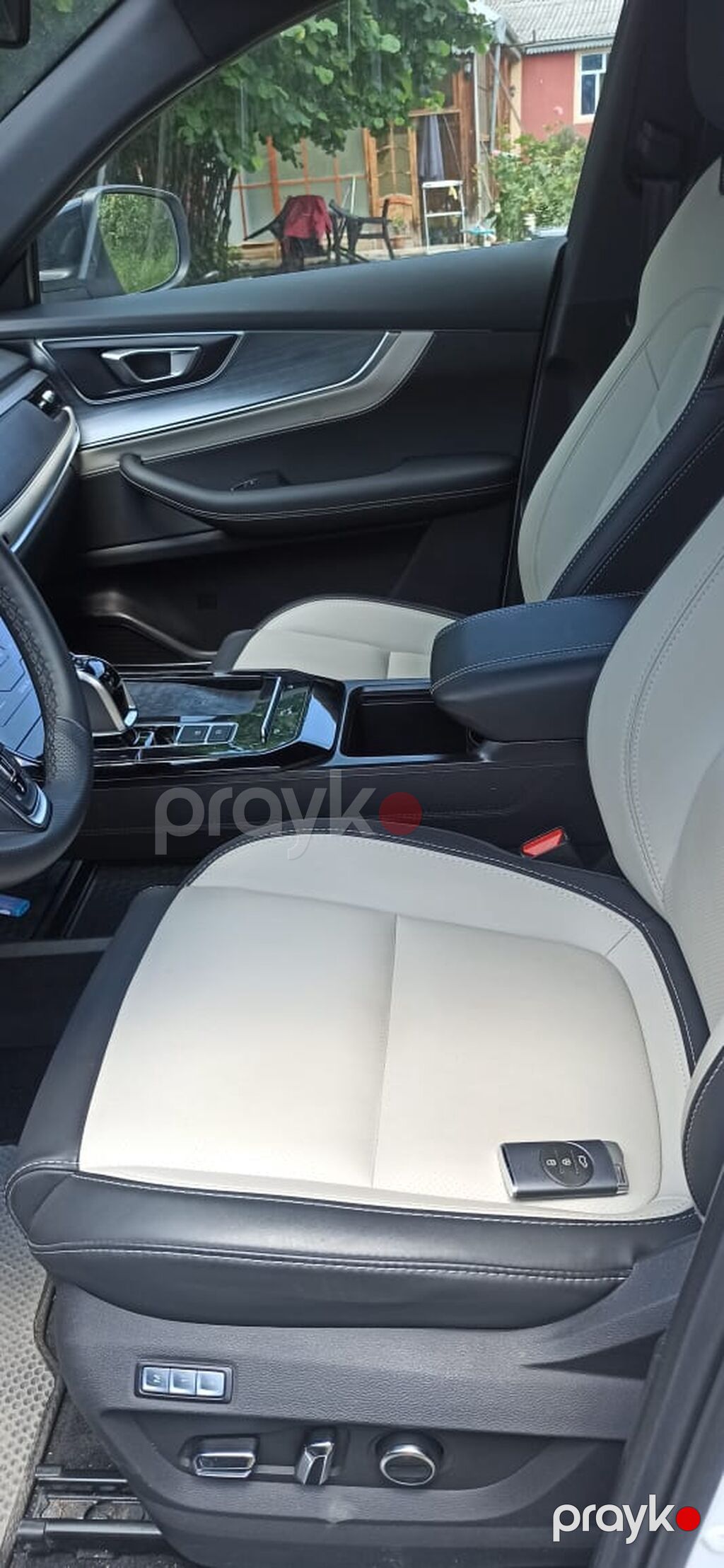 Chery Tiggo 7 Pro – ağ rəngli, qara panoramik damlı kompakt krossover — Avtomobillər, İsmayıllı (6)