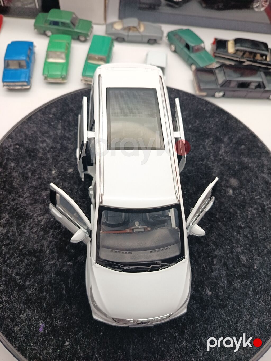 Kolleksionerlər Üçün Xüsusi Təklif Mercedes-Benz V class 1:24 — Modellar, Masazır (9)