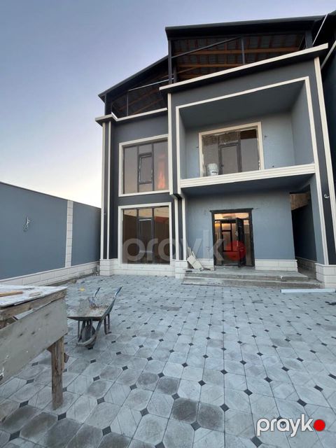 Satılır 4 otaqlı həyət evi/bağ evi 195 m² — Bakı
