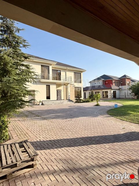 Satılır 6 otaqlı həyət evi/bağ evi 500 m² — Bakı