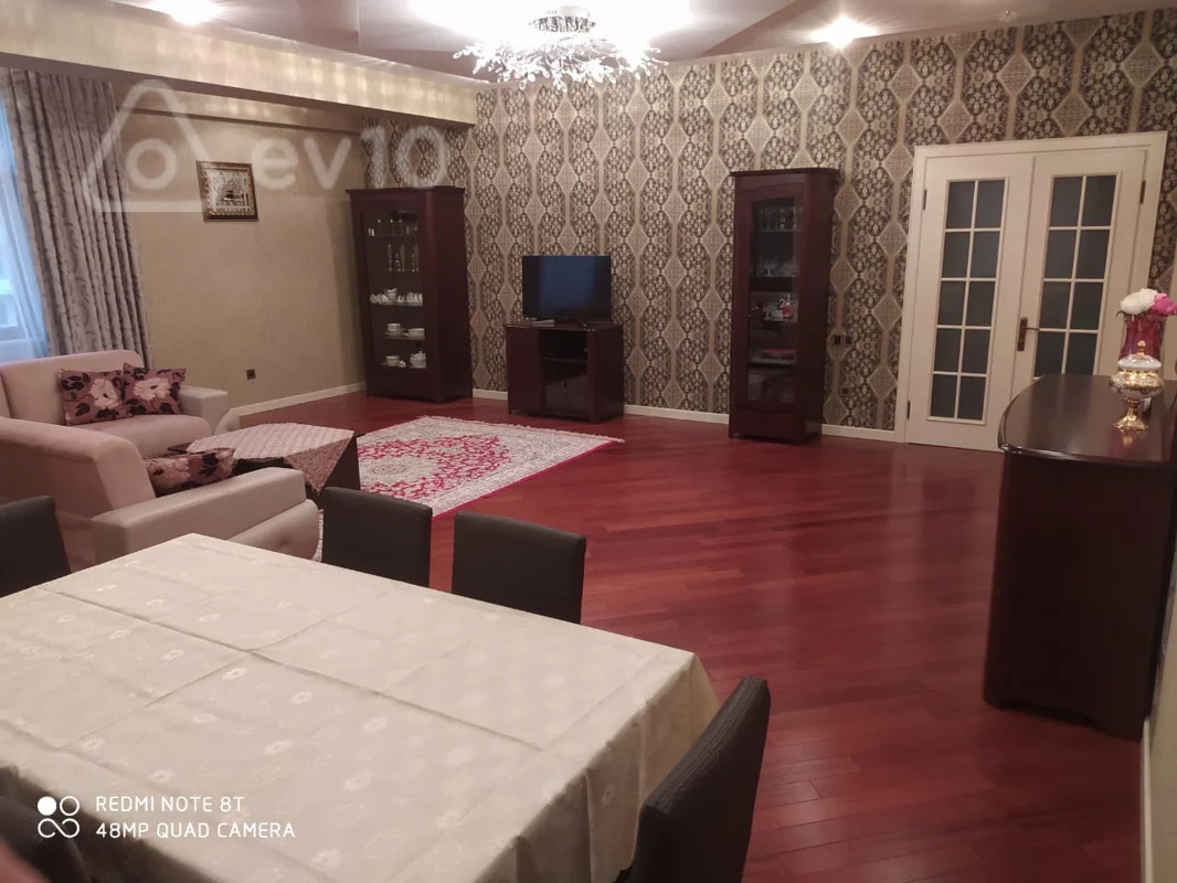 3 otaqlı mənzil, 147 m², Mirzə Fətəli Axundov 177 — kirayə — Bakı