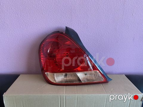 "Nissan Sunny 2004" stop işığı — Bakı