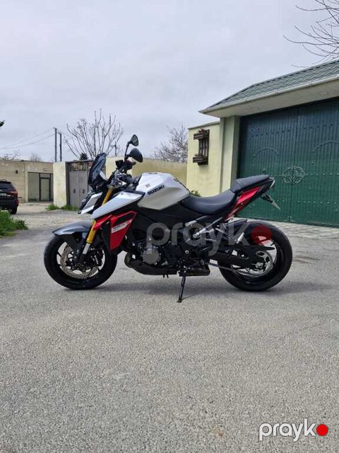 Suzuki GSX-S1000, 1000 sm3, 2024 il, 9 200 km — Bakı
