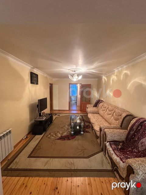 Satılır 6 otaqlı köhnə tikili 150 m² — Bakı