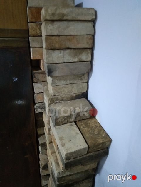Dekorativ Sovetin kerpici, yaxsi veziyyetdedir, islenmis. 200 ədəd var